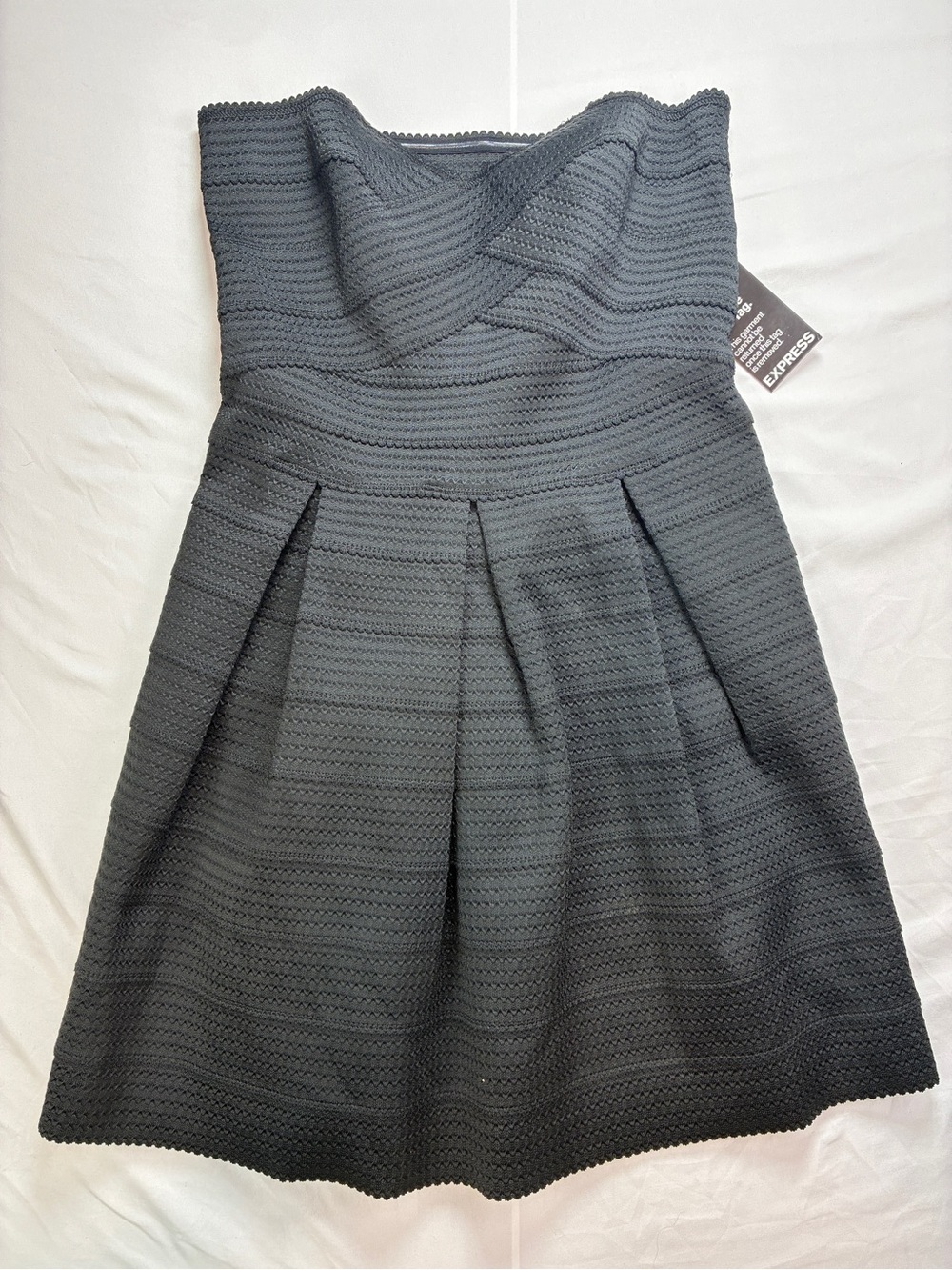 Express Strapless Textured Black Fit-and-Flare Pleated Dress Sz L LBD Date Night